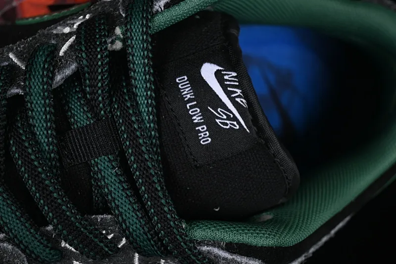 All Categories Nk SB Dunk Series Nk SB Dunk Low Low-top Sneakers K Version There Skateboards x Nk SB Dunk Low Graffiti Art Style Joint Model SB Low-top Casual Sneakers HF7743-001